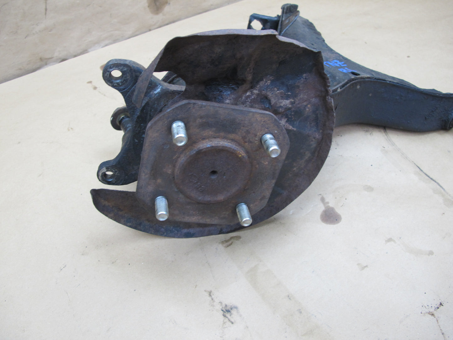 82-83 Datsun Nissan 280ZXS130 2+0 NA Rear Left Trailing Arm Hub Spindle OEM