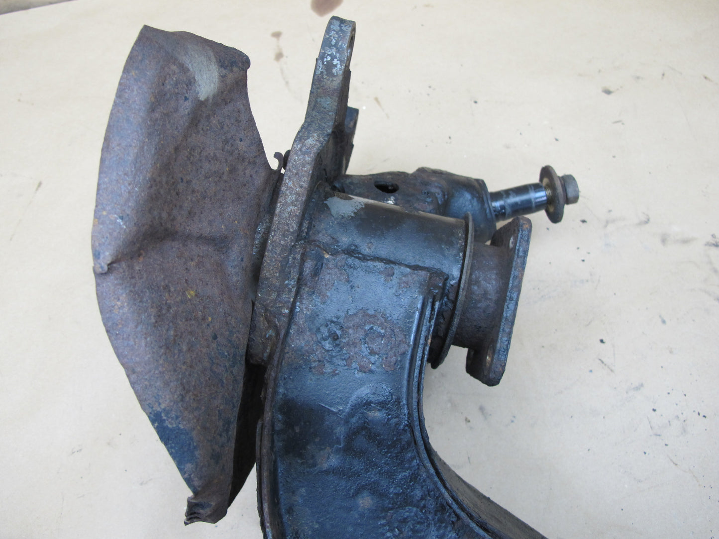 82-83 Datsun Nissan 280ZXS130 2+0 NA Rear Left Trailing Arm Hub Spindle OEM