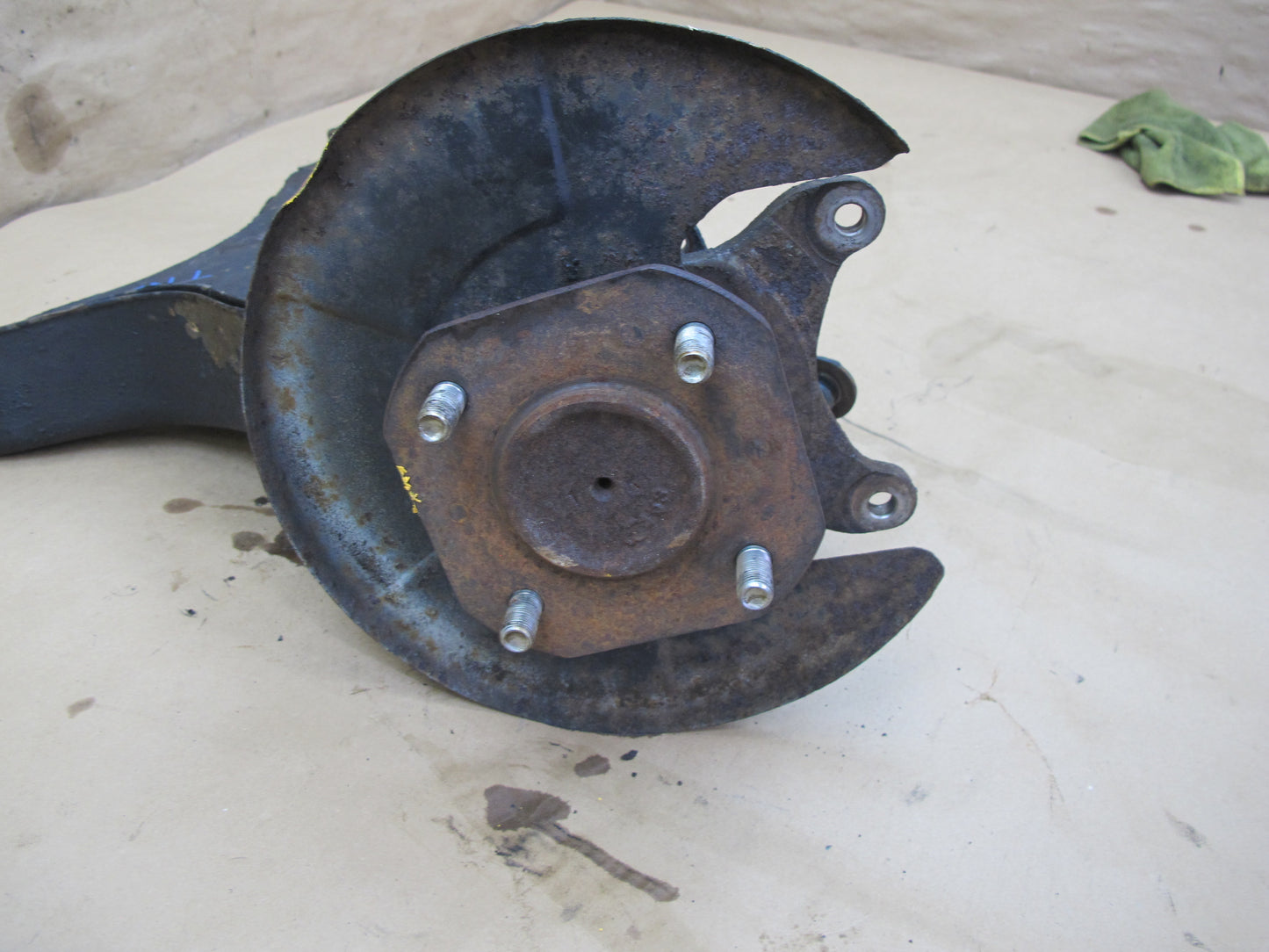 82-83 Datsun Nissan 280ZXS130 2+0 NA Rear Right Trailing Arm Hub Spindle OEM
