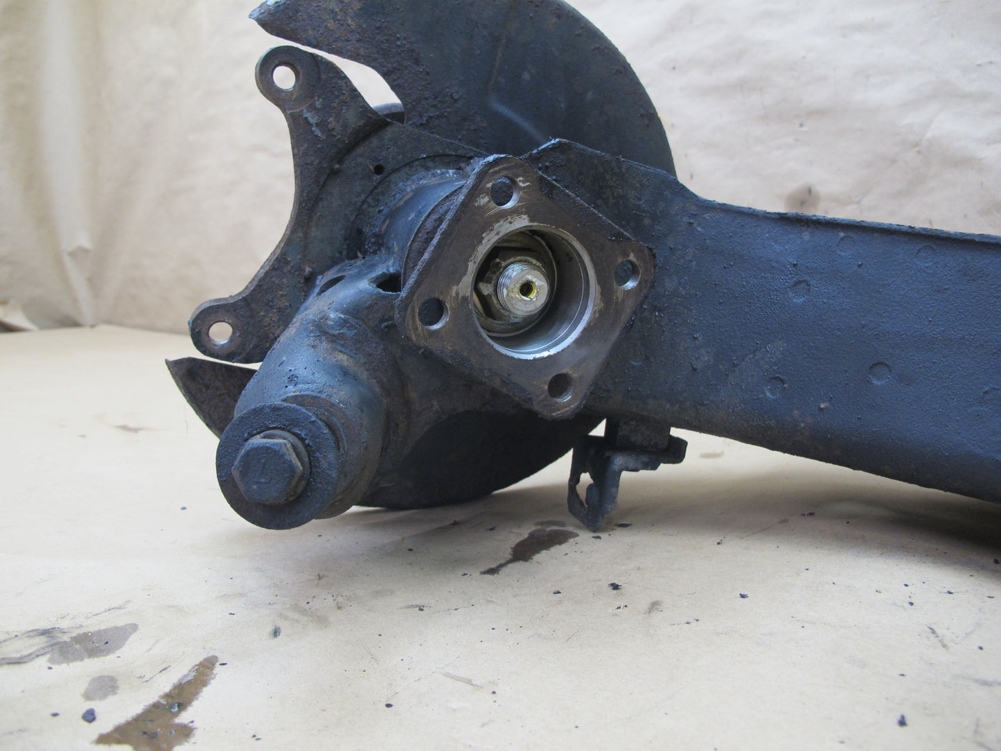 82-83 Datsun Nissan 280ZXS130 2+0 NA Rear Right Trailing Arm Hub Spindle OEM