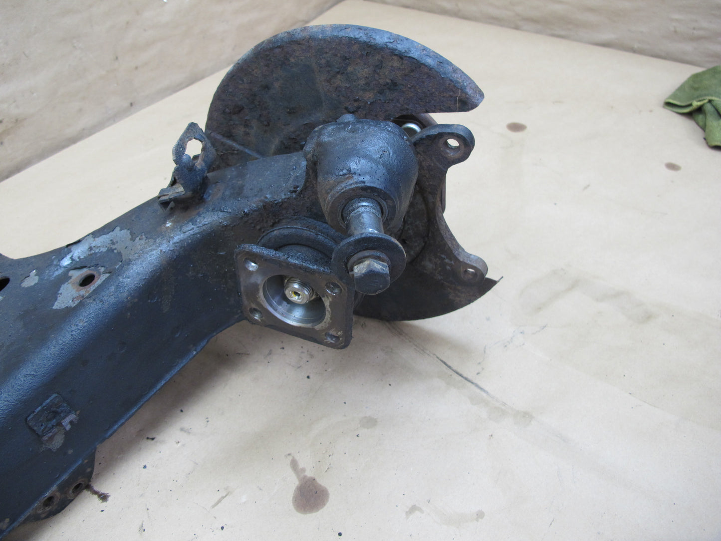 82-83 Datsun Nissan 280ZXS130 2+0 NA Rear Right Trailing Arm Hub Spindle OEM