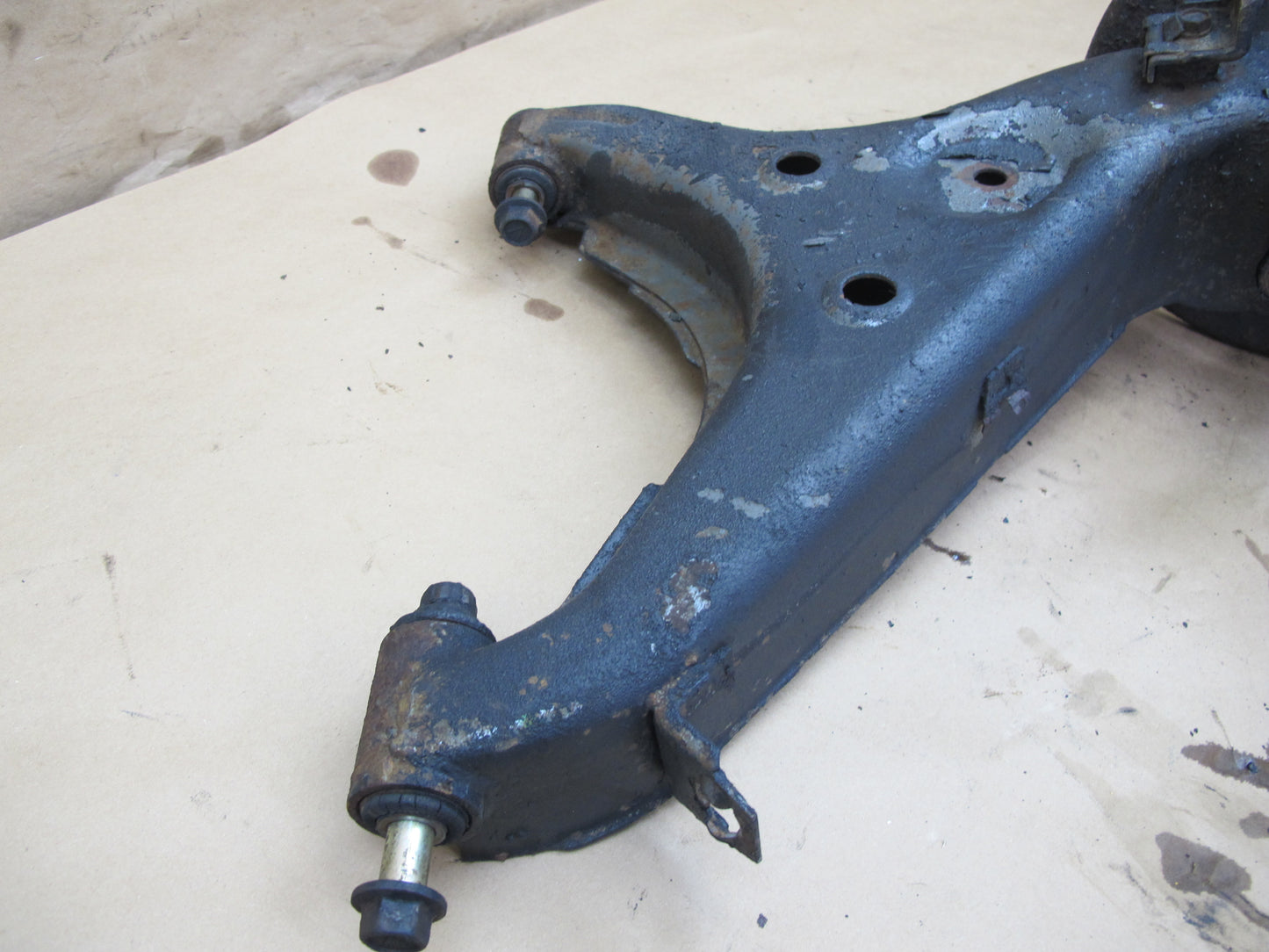 82-83 Datsun Nissan 280ZXS130 2+0 NA Rear Right Trailing Arm Hub Spindle OEM