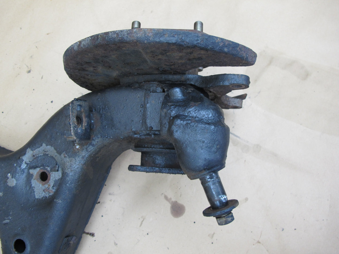 82-83 Datsun Nissan 280ZXS130 2+0 NA Rear Right Trailing Arm Hub Spindle OEM