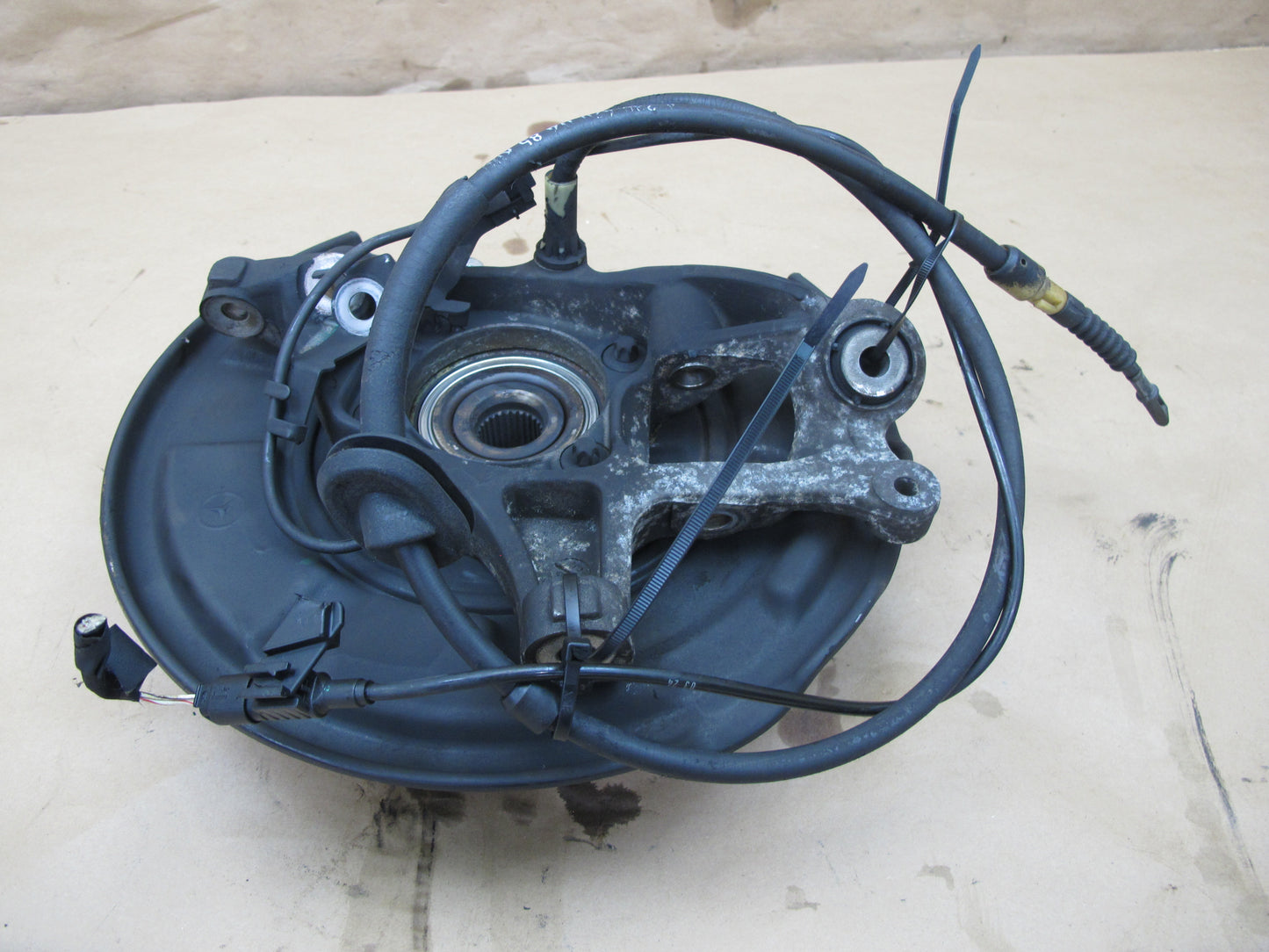 03-08 Mercedes R230 Sl-class Rear Left Spindle Knuckle Wheel Hub Bearing OEM