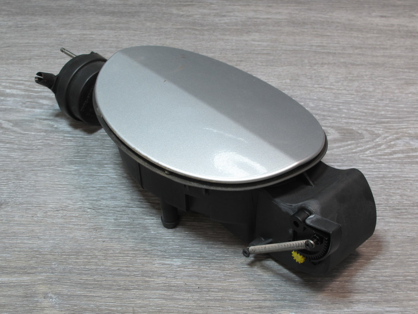 03-06 Mercedes R230 Fuel Tank Filler Door Lid Cover Actuator Housing Set OEM