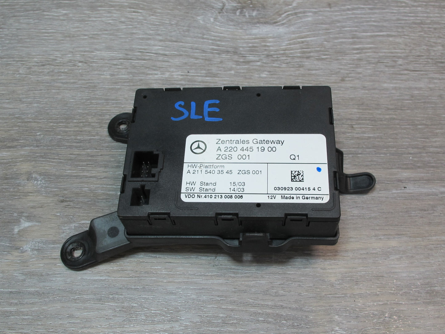 03-06 Mercedes R230 Sl-class Central Gateway Control Module 2204451900 OEM