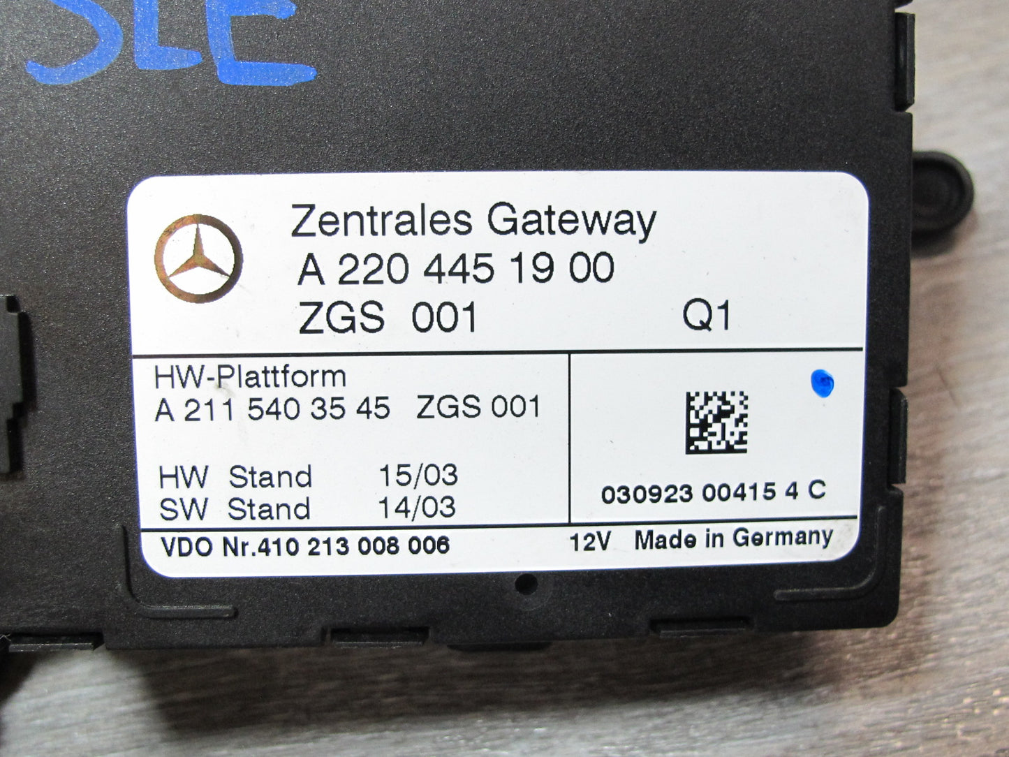 03-06 Mercedes R230 Sl-class Central Gateway Control Module 2204451900 OEM