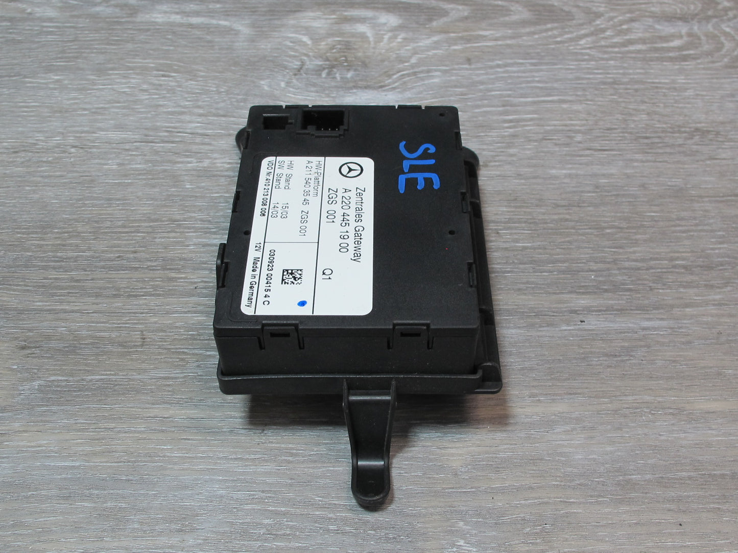 03-06 Mercedes R230 Sl-class Central Gateway Control Module 2204451900 OEM