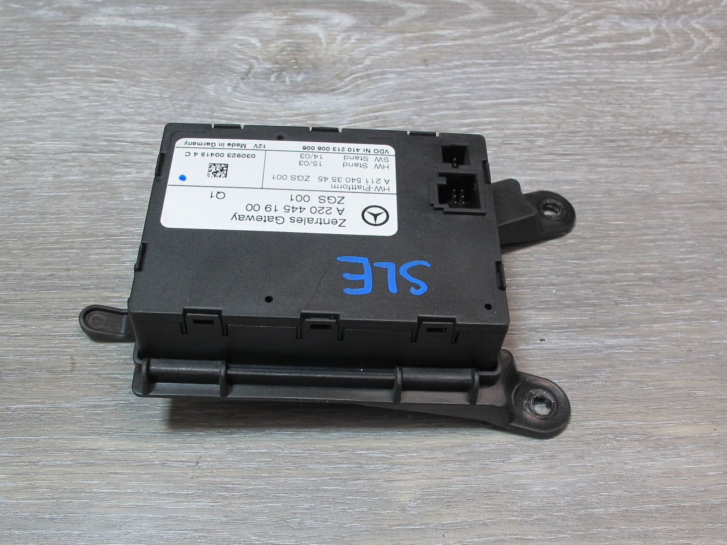 03-06 Mercedes R230 Sl-class Central Gateway Control Module 2204451900 OEM
