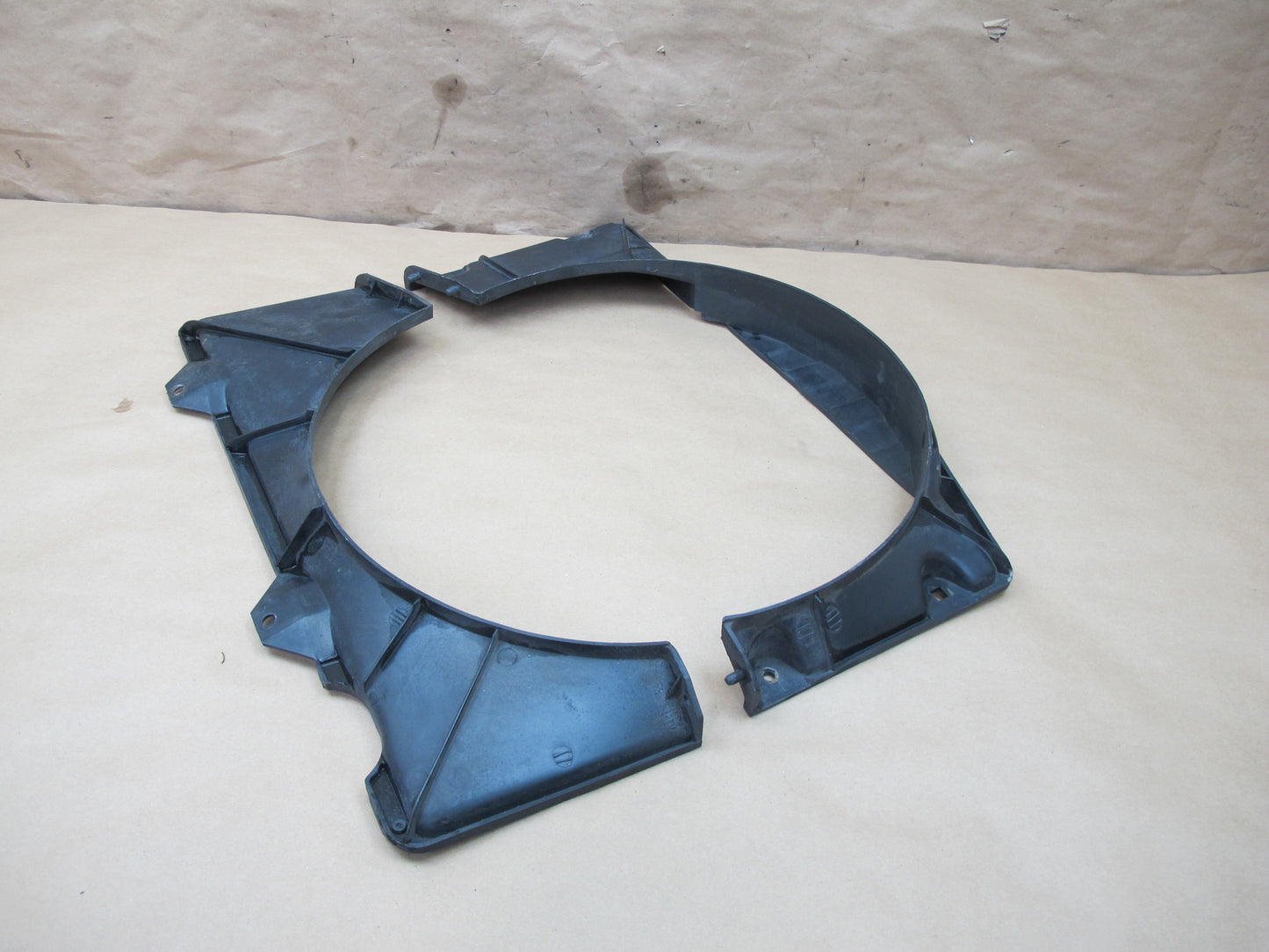 79-83 Datsun Nissan 280ZX S130 Engine Radiator Fan Shroud 31491-18110 OEM