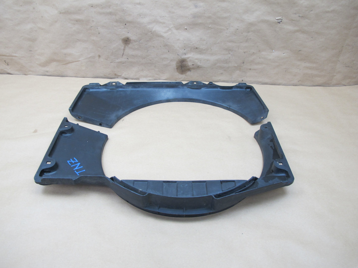 79-83 Datsun Nissan 280ZX S130 Engine Radiator Fan Shroud 31491-18110 OEM