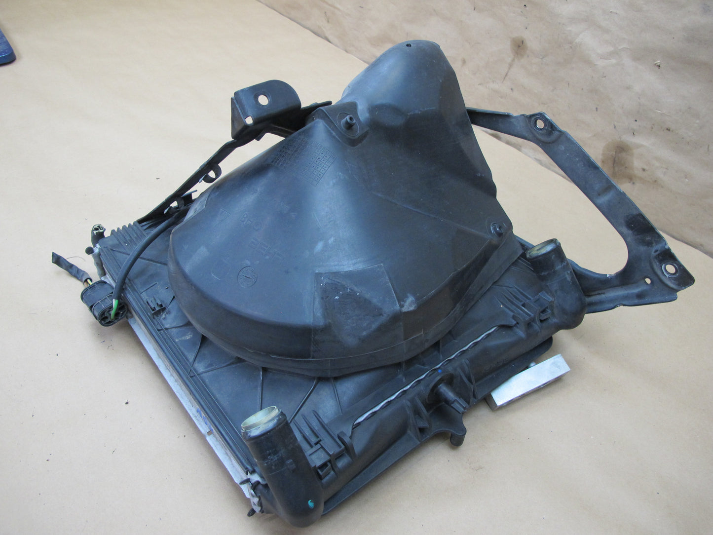 1999-2005 Porsche 911 996 Engine Right Side Water Cooling Radiator W/ Support