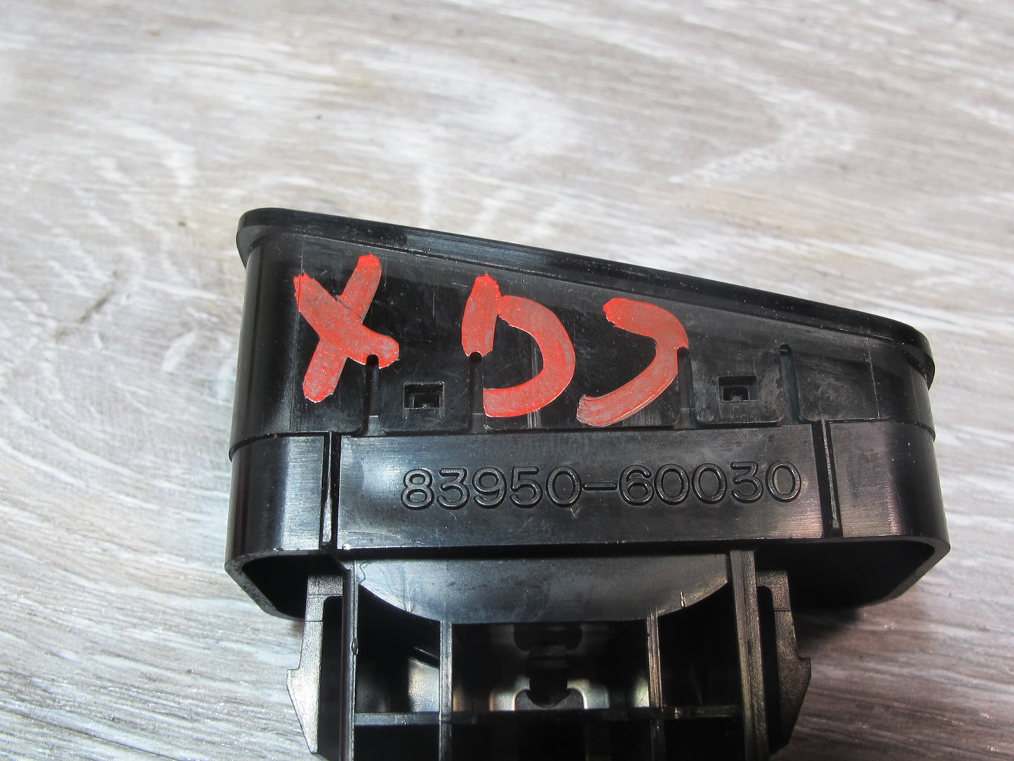 2003-2009 Lexus UZJ120L GX470 Passenger Seat Belt Indicator 83950-60030
