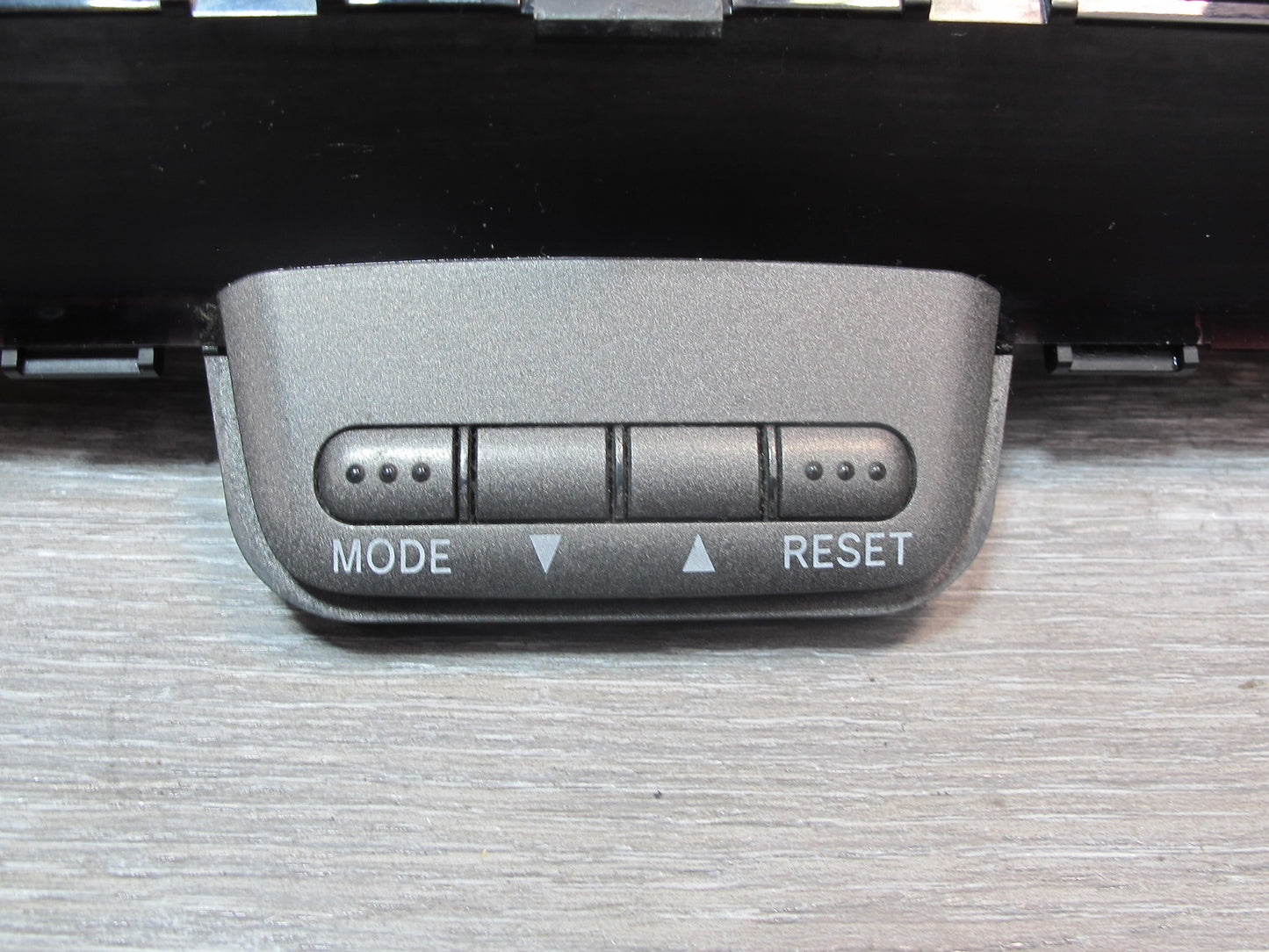 2003-2009 Lexus UZJ120L GX470 Digital Clock Information Display Unit 83290-60270