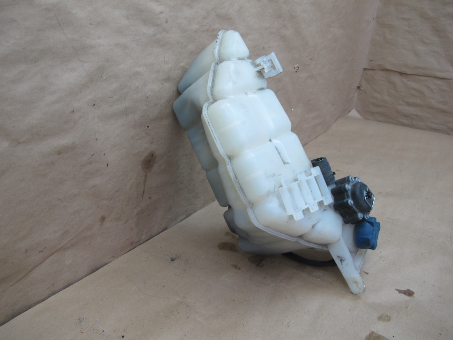 2002-2005 Porsche 911 996 Radiator Coolant Expansion Reservoir Tank Bottle