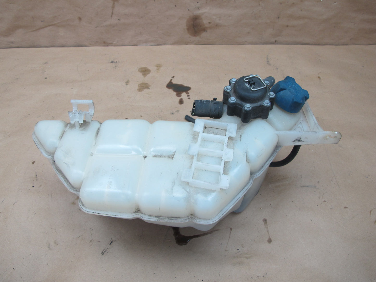 2002-2005 Porsche 911 996 Radiator Coolant Expansion Reservoir Tank Bottle