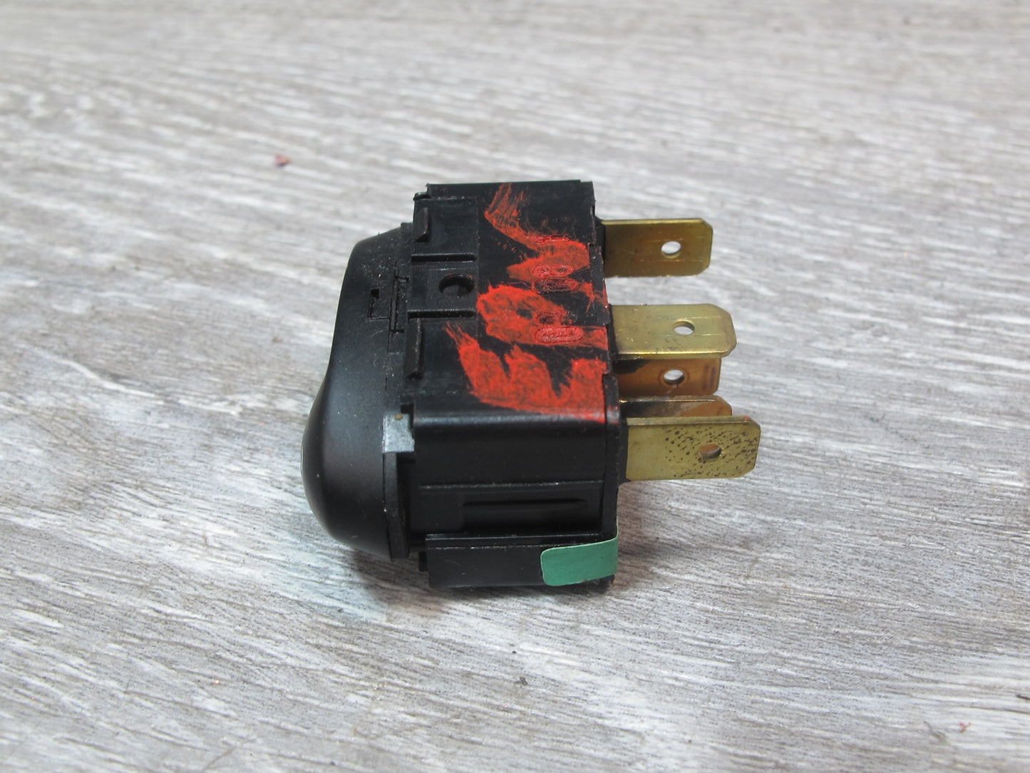 1999-2005 Porsche 911 996 Rear Heated Window Button Switch 99661313410