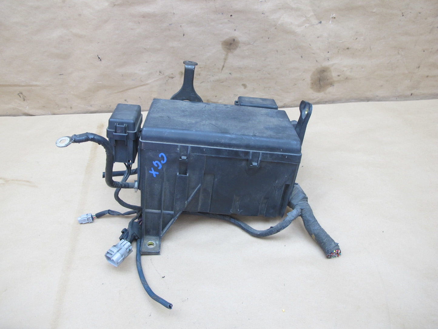 2003-2004 Lexus UZJ120L GX470 Engine Bay Fuse Relay Box Module OEM