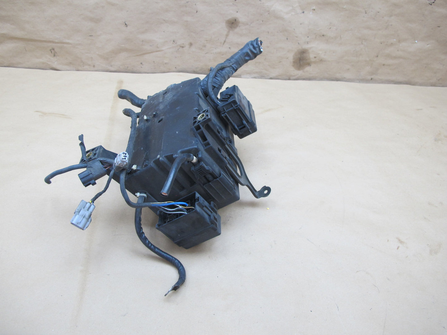 2003-2004 Lexus UZJ120L GX470 Engine Bay Fuse Relay Box Module OEM