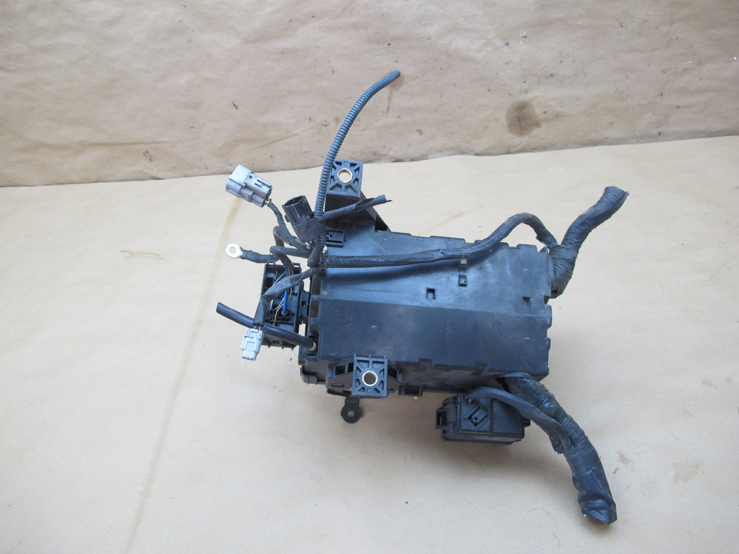 2003-2004 Lexus UZJ120L GX470 Engine Bay Fuse Relay Box Module OEM