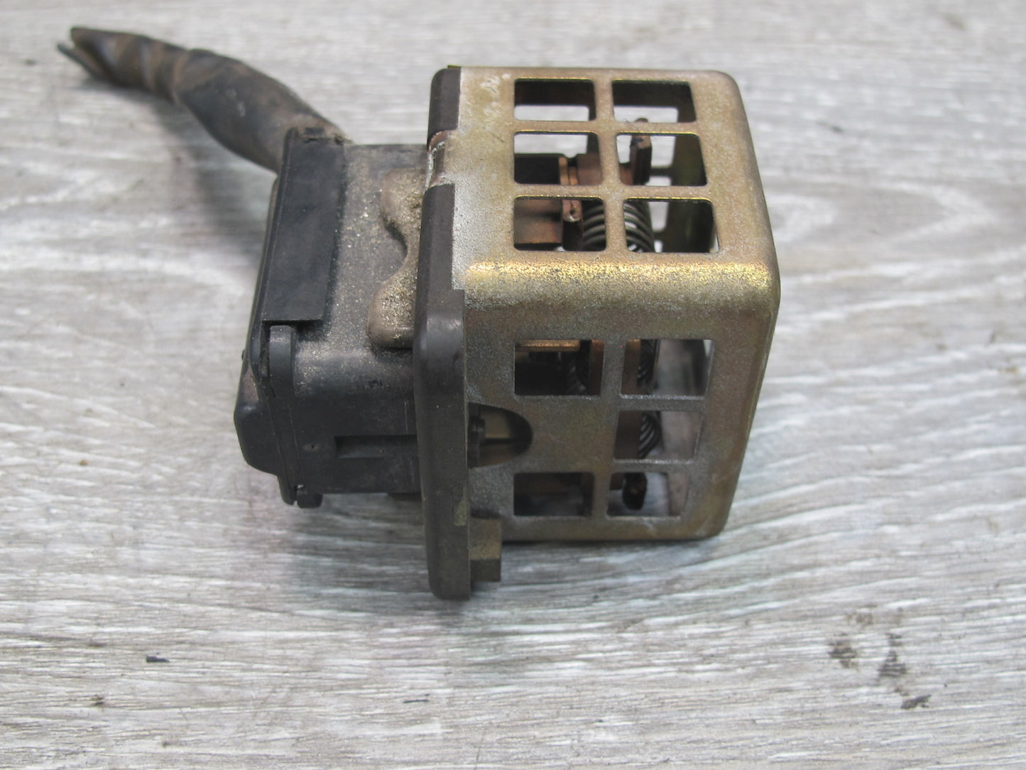 1987-1991 Porsche 928 S4 A/C Hvac Heater Blower Motor Fan Resistor 92861610100