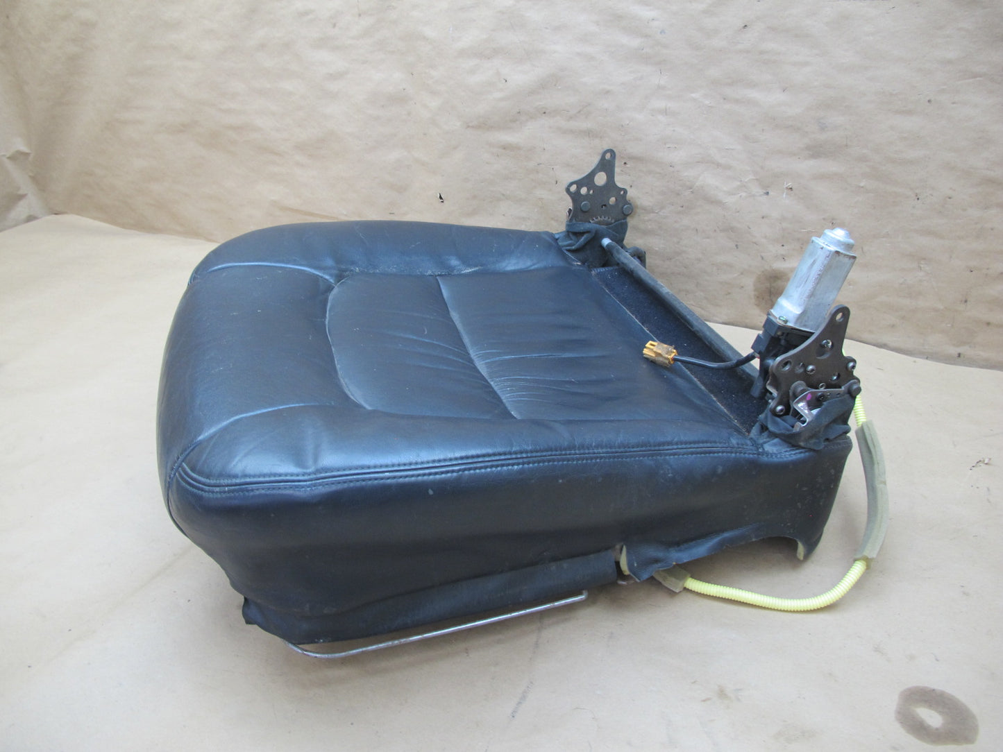 98-00 Lexus USF20L LS400 Front Right Seat Lower Leather Cushion w Wire OEM