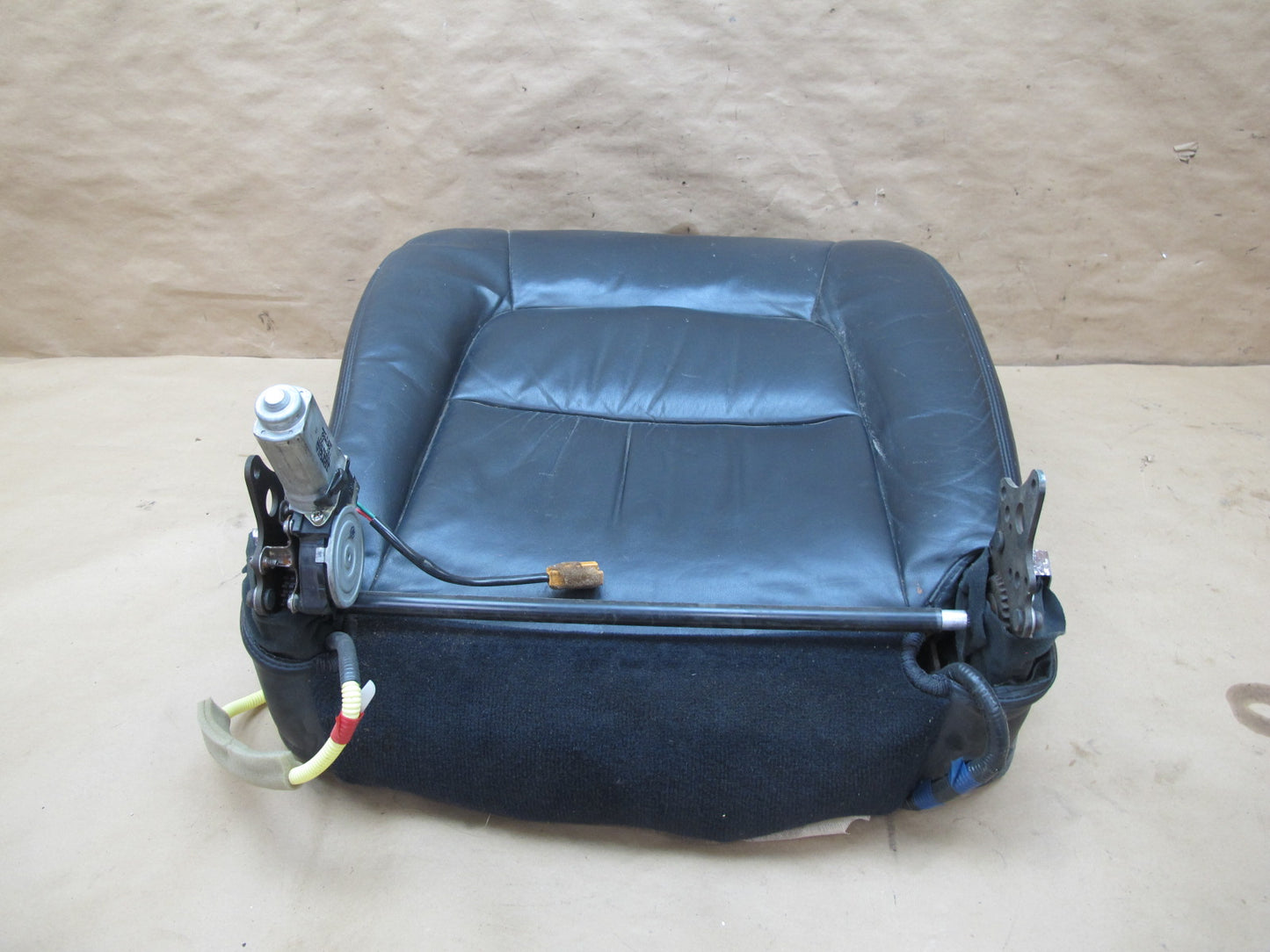 98-00 Lexus USF20L LS400 Front Right Seat Lower Leather Cushion w Wire OEM