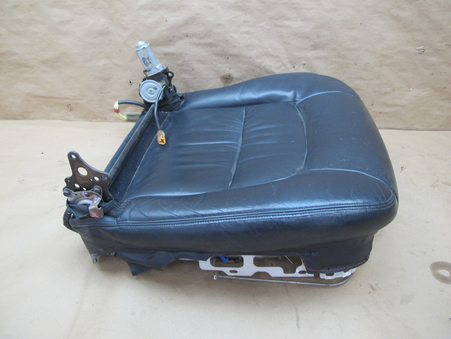 98-00 Lexus USF20L LS400 Front Right Seat Lower Leather Cushion w Wire OEM