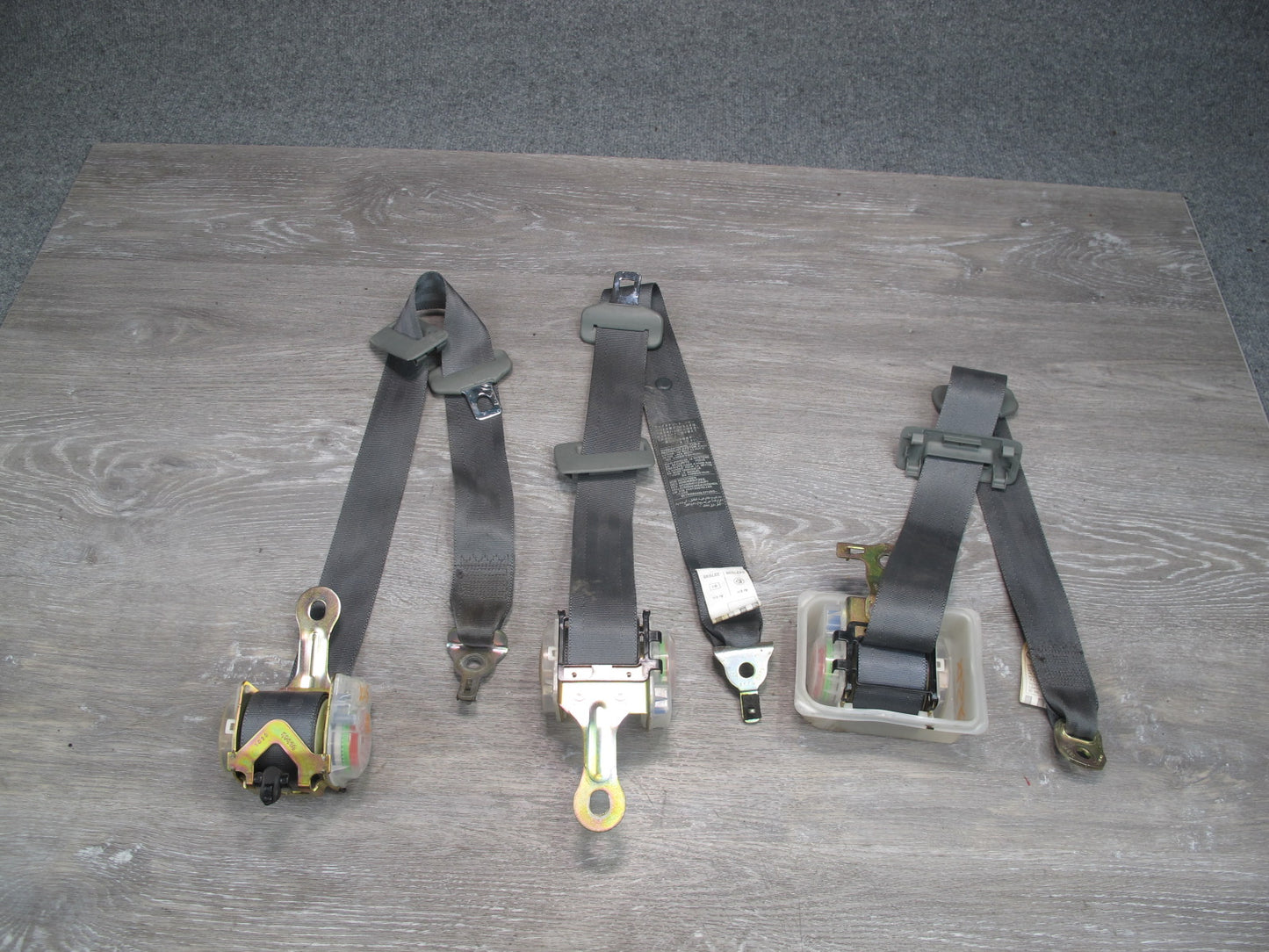 95-97 LEXUS LS400 REAR RIGHT CENTER LEFT SIDE SEATBELT RETRACTOR SET OEM