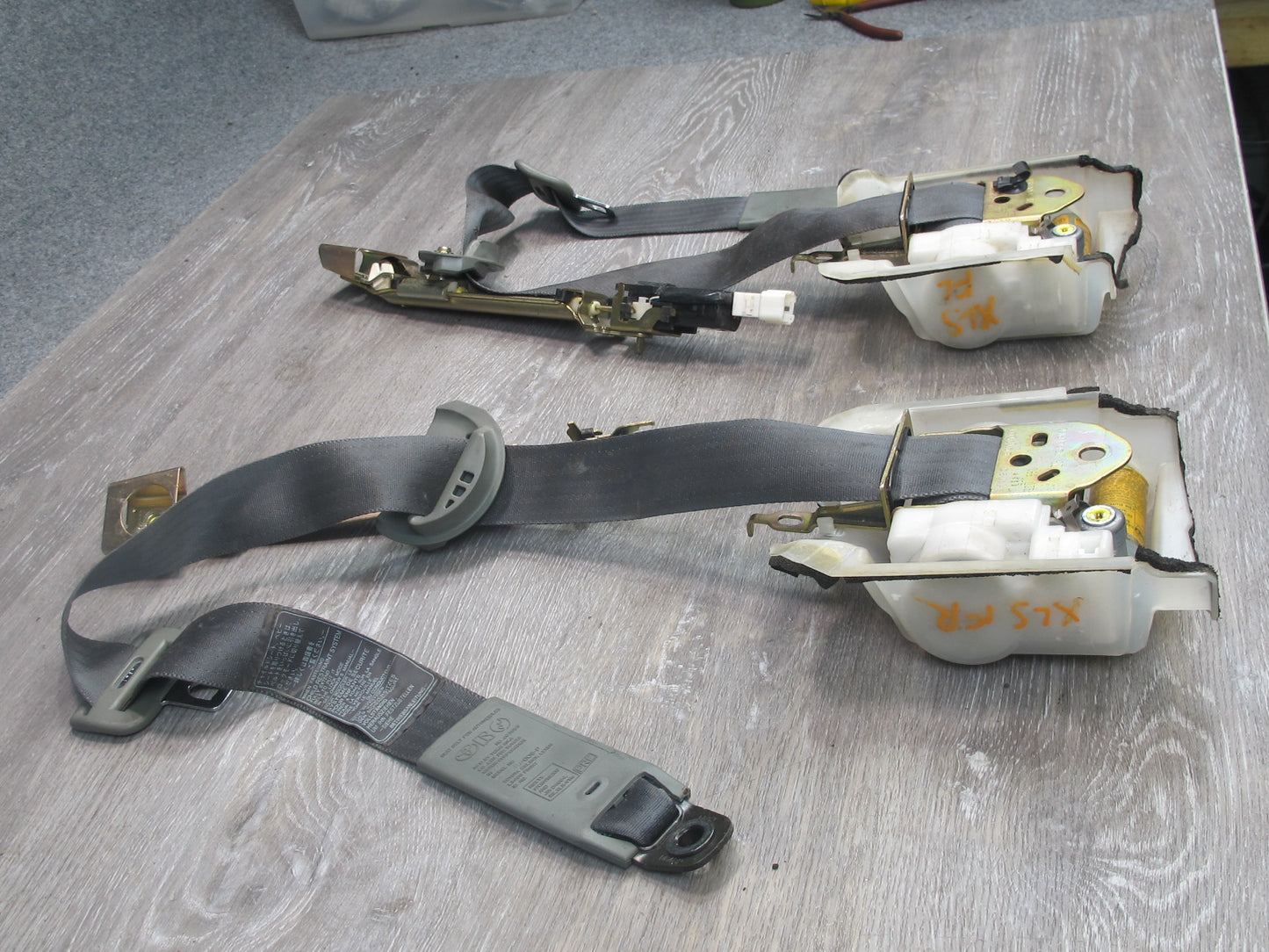 95-97 LEXUS LS400 FRONT LEFT & RIGHT SIDE SEATBELT RETRACTOR SET OEM