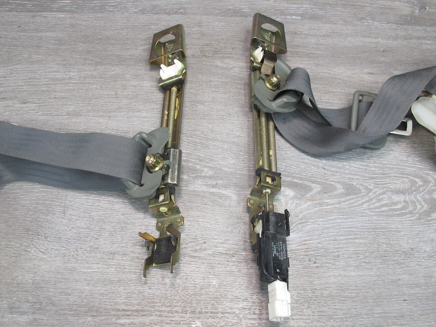 95-97 LEXUS LS400 FRONT LEFT & RIGHT SIDE SEATBELT RETRACTOR SET OEM