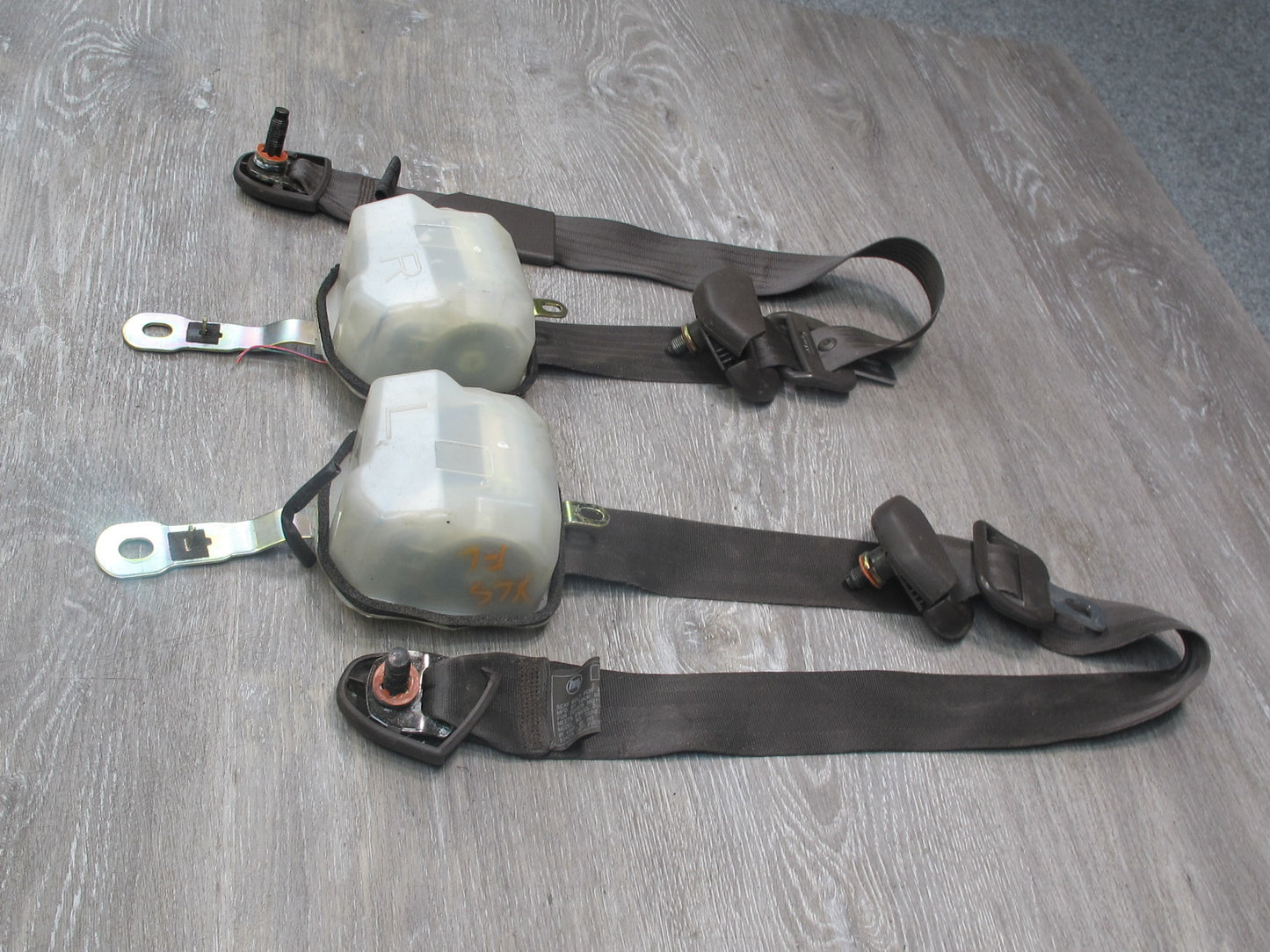 90-94 LEXUS LS400 FRONT RIGHT & LEFT SIDE SEATBELT RETRACTOR SET OEM