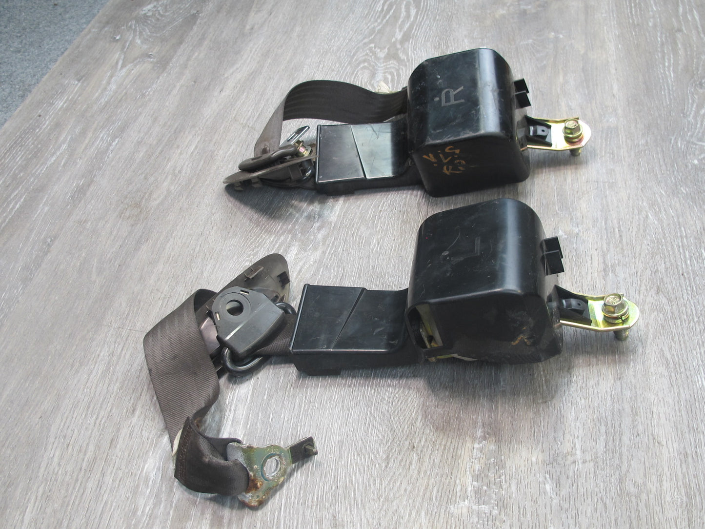 90-94 LEXUS LS400 REAR RIGHT & LEFT SIDE SEATBELT RETRACTOR SET OEM