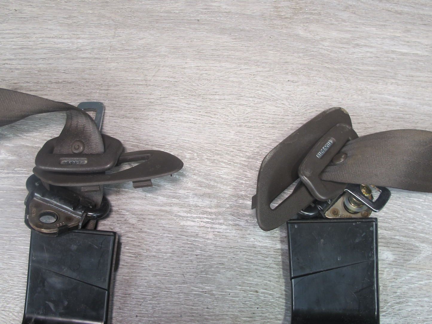 90-94 LEXUS LS400 REAR RIGHT & LEFT SIDE SEATBELT RETRACTOR SET OEM