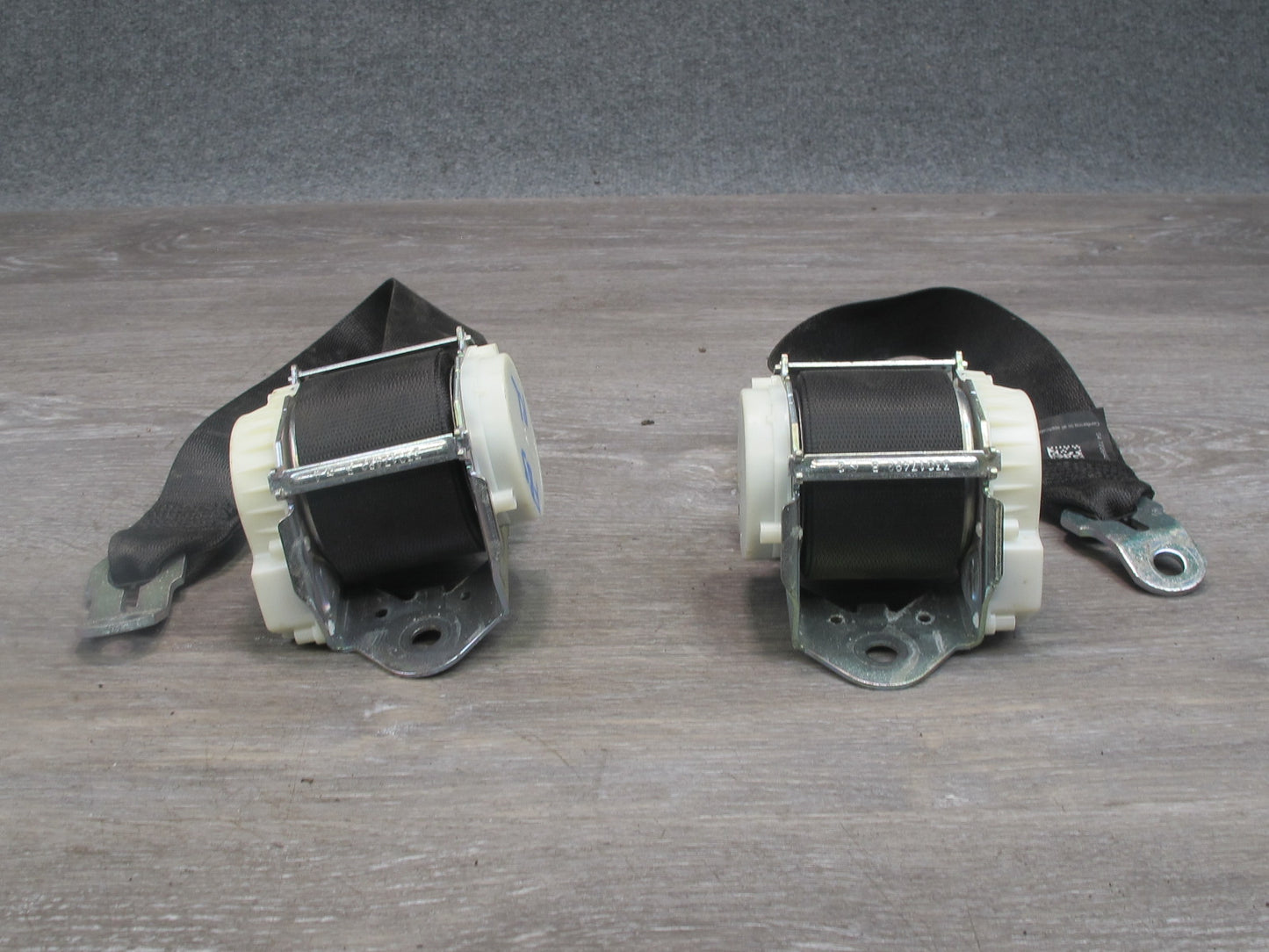 12-18 BMW F06 F12 F13 6-SERIES REAR RIGHT & LEFT SIDE SEATBELT RETRACTOR SET OEM