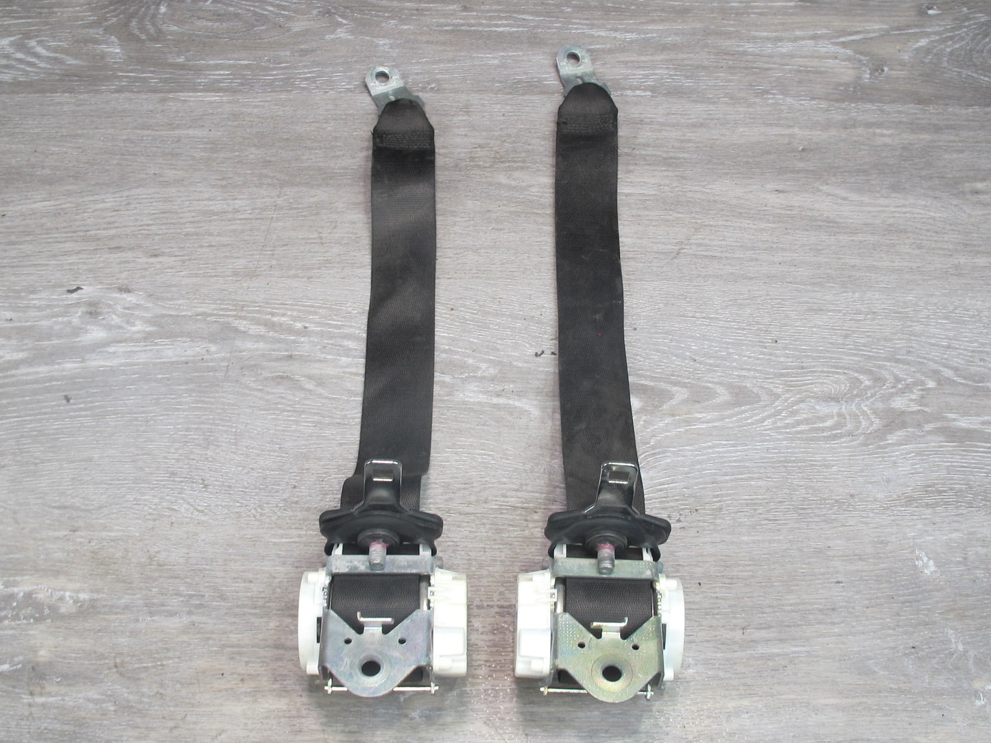 12-18 BMW F06 F12 F13 6-SERIES REAR RIGHT & LEFT SIDE SEATBELT RETRACTOR SET OEM
