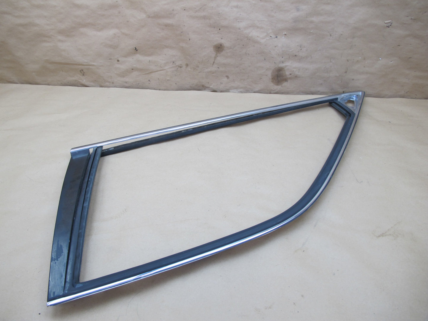 95-00 Lexus UCF20L LS400 Set of 2 Front Door Window Frame Trim Molding OEM