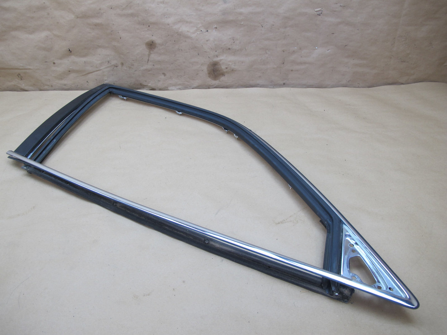 95-00 Lexus UCF20L LS400 Set of 2 Front Door Window Frame Trim Molding OEM
