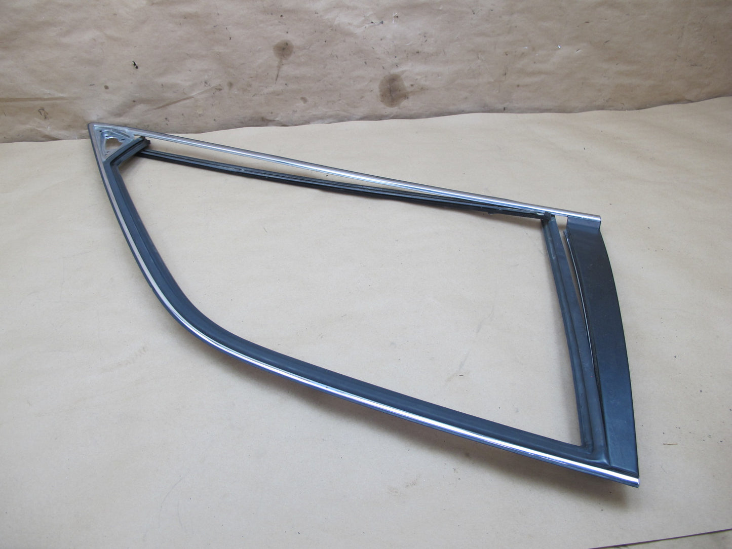 95-00 Lexus UCF20L LS400 Set of 2 Front Door Window Frame Trim Molding OEM