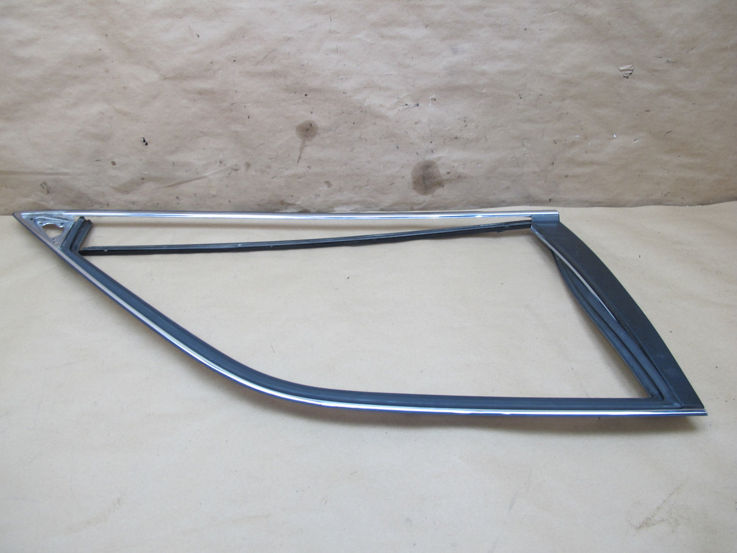 95-00 Lexus UCF20L LS400 Set of 2 Front Door Window Frame Trim Molding OEM