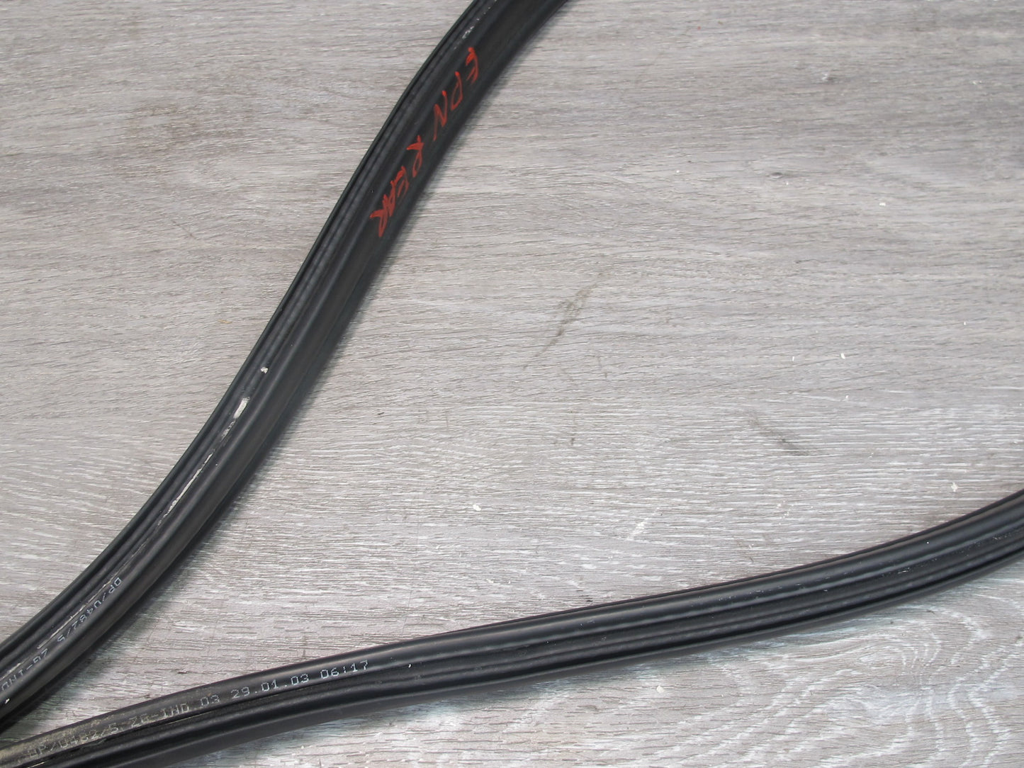 1999-2005 Porsche 911 996 Convertible Rear TOP Roof Weatherstrip Rubber Seal