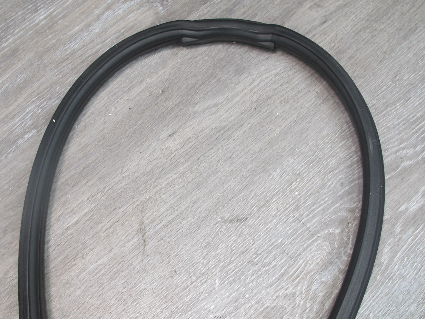 1999-2005 Porsche 911 996 Convertible Rear TOP Roof Weatherstrip Rubber Seal