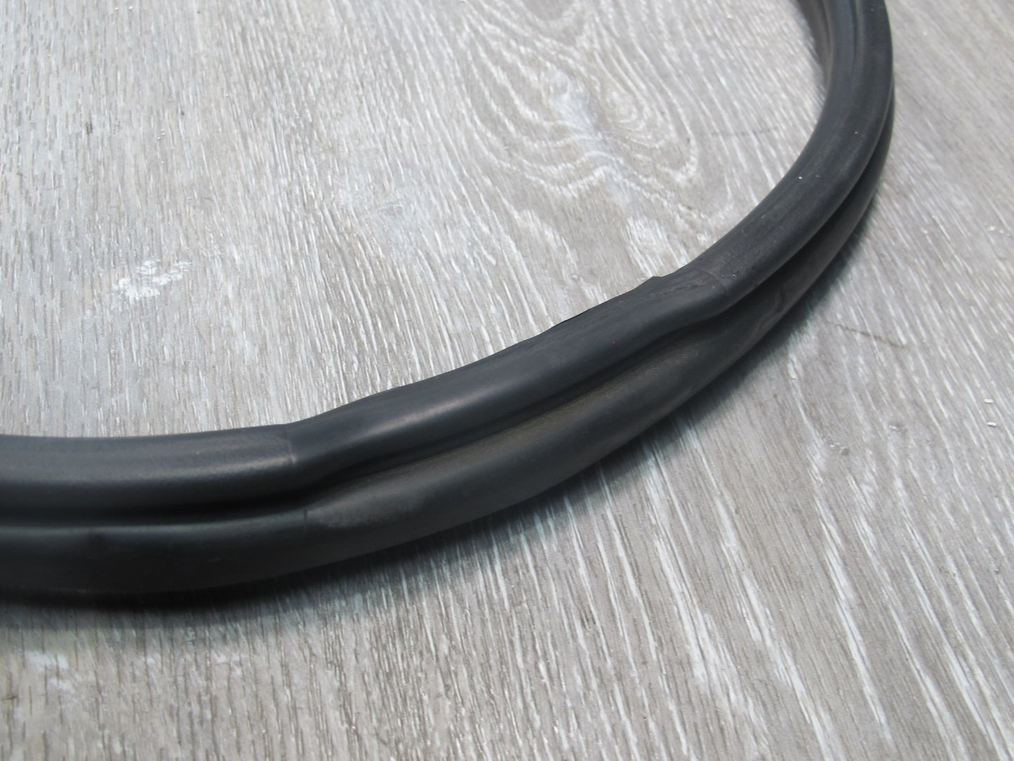 1999-2005 Porsche 911 996 Convertible Rear TOP Roof Weatherstrip Rubber Seal