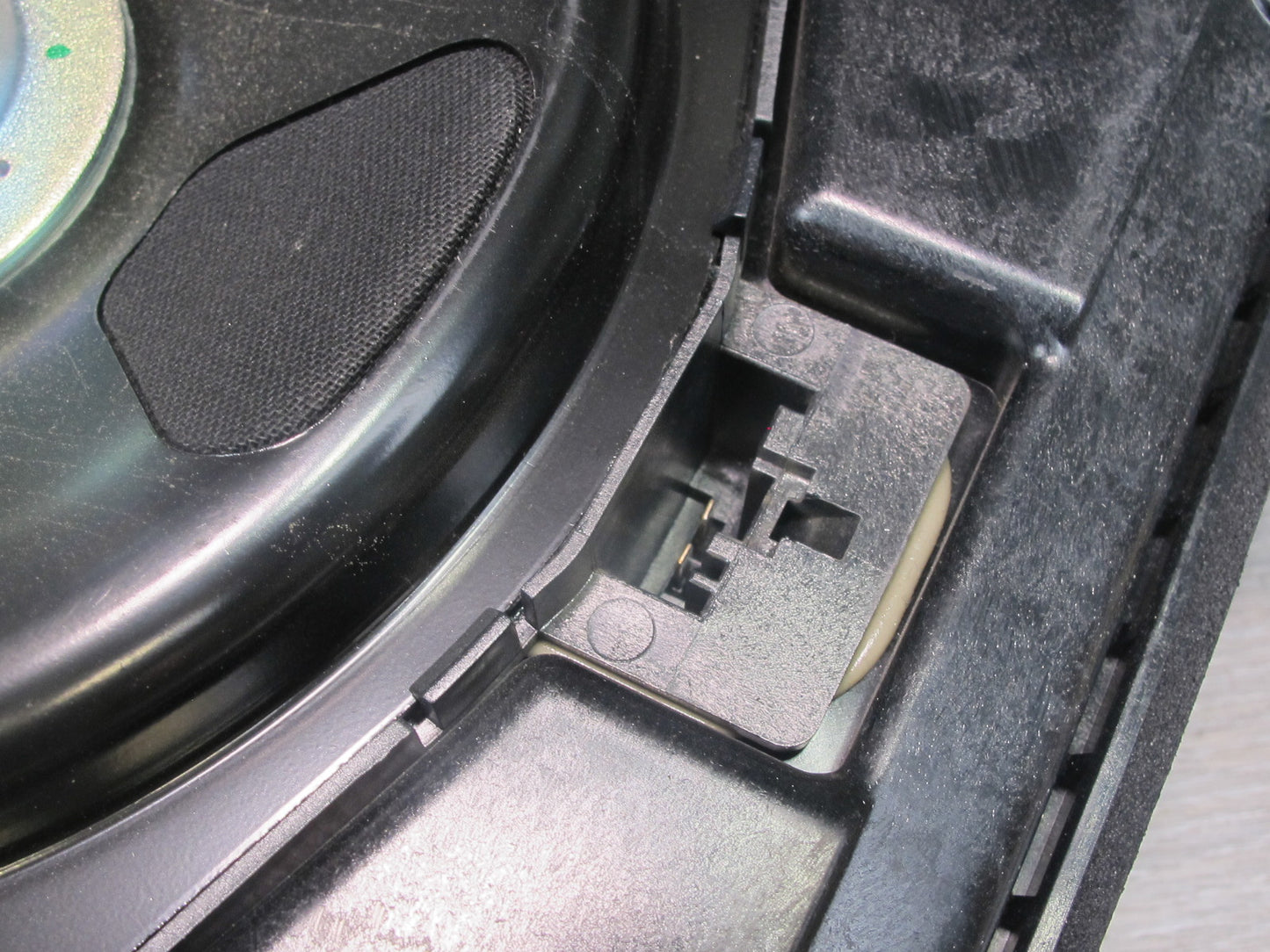 2009-2016 BMW E89 Z4 Roadster Factory Standard Hifi Subwoofer Speaker Bass