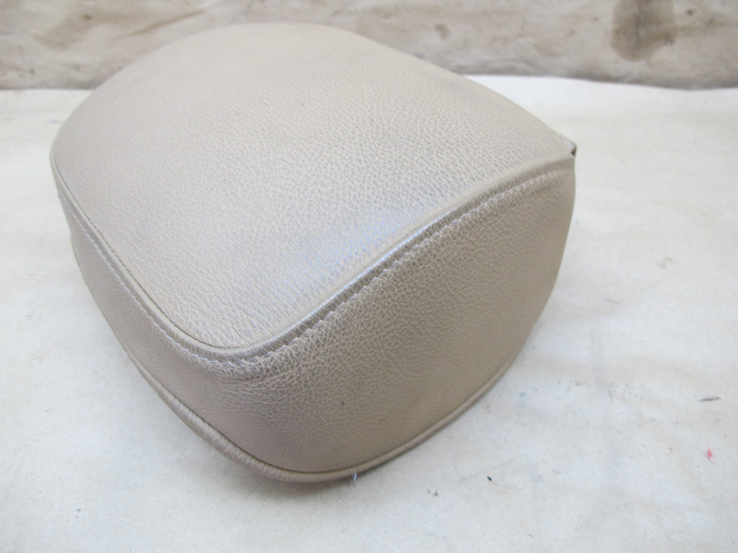 01-06 BMW E46 Convertible Front Right Sport Seat Leather Headrest OEM