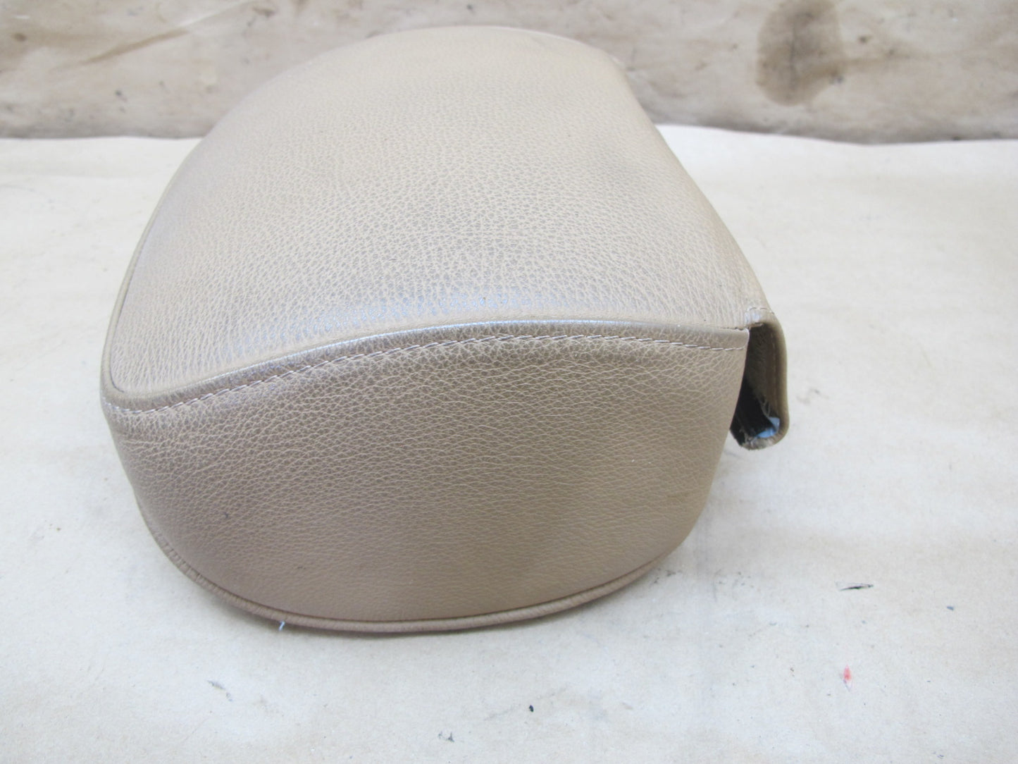 01-06 BMW E46 Convertible Front Right Sport Seat Leather Headrest OEM