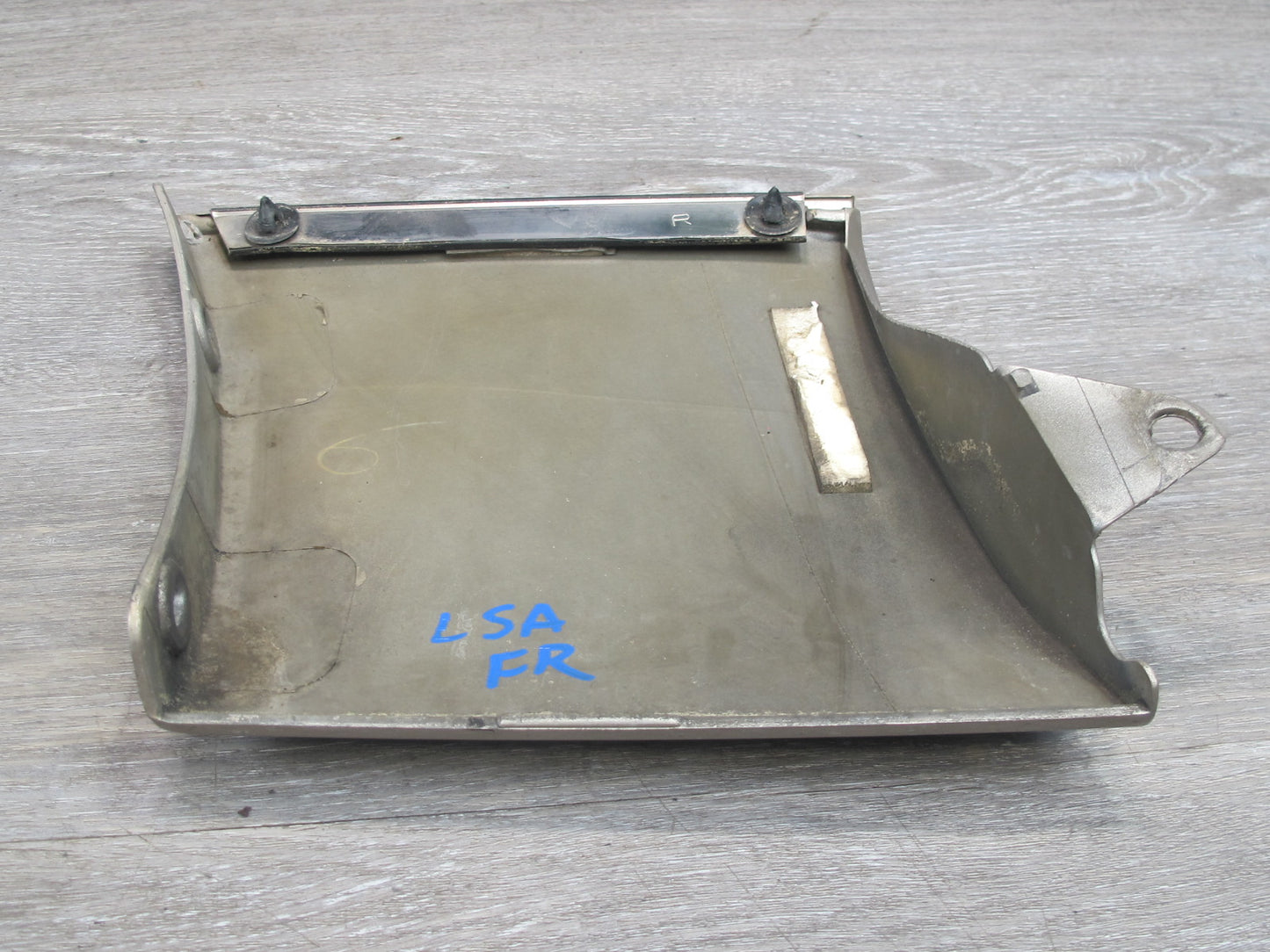 95-00 Lexus UCF20L LS400 Front Right Fender Trim Molding Cover 75611-50030 OEM