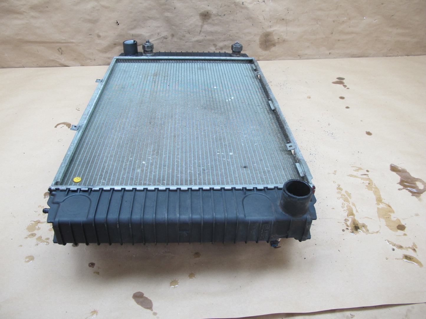 1987-1995 Porsche 928 S4 Engine Motor Cooling Radiator 92810604203