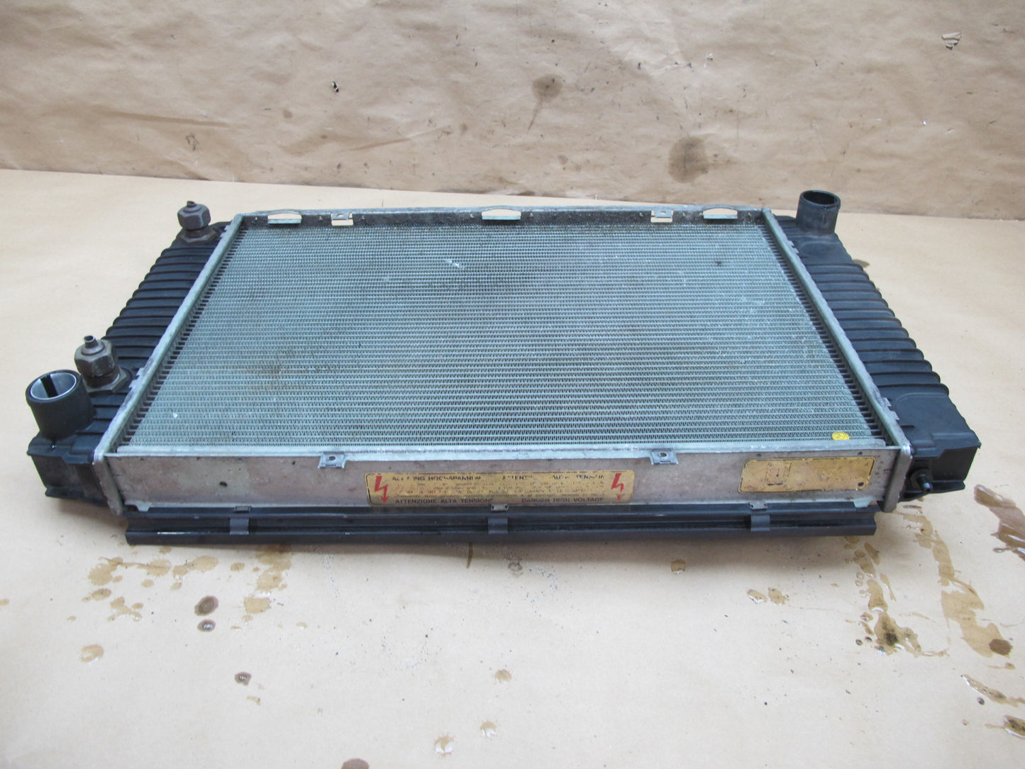 1987-1995 Porsche 928 S4 Engine Motor Cooling Radiator 92810604203