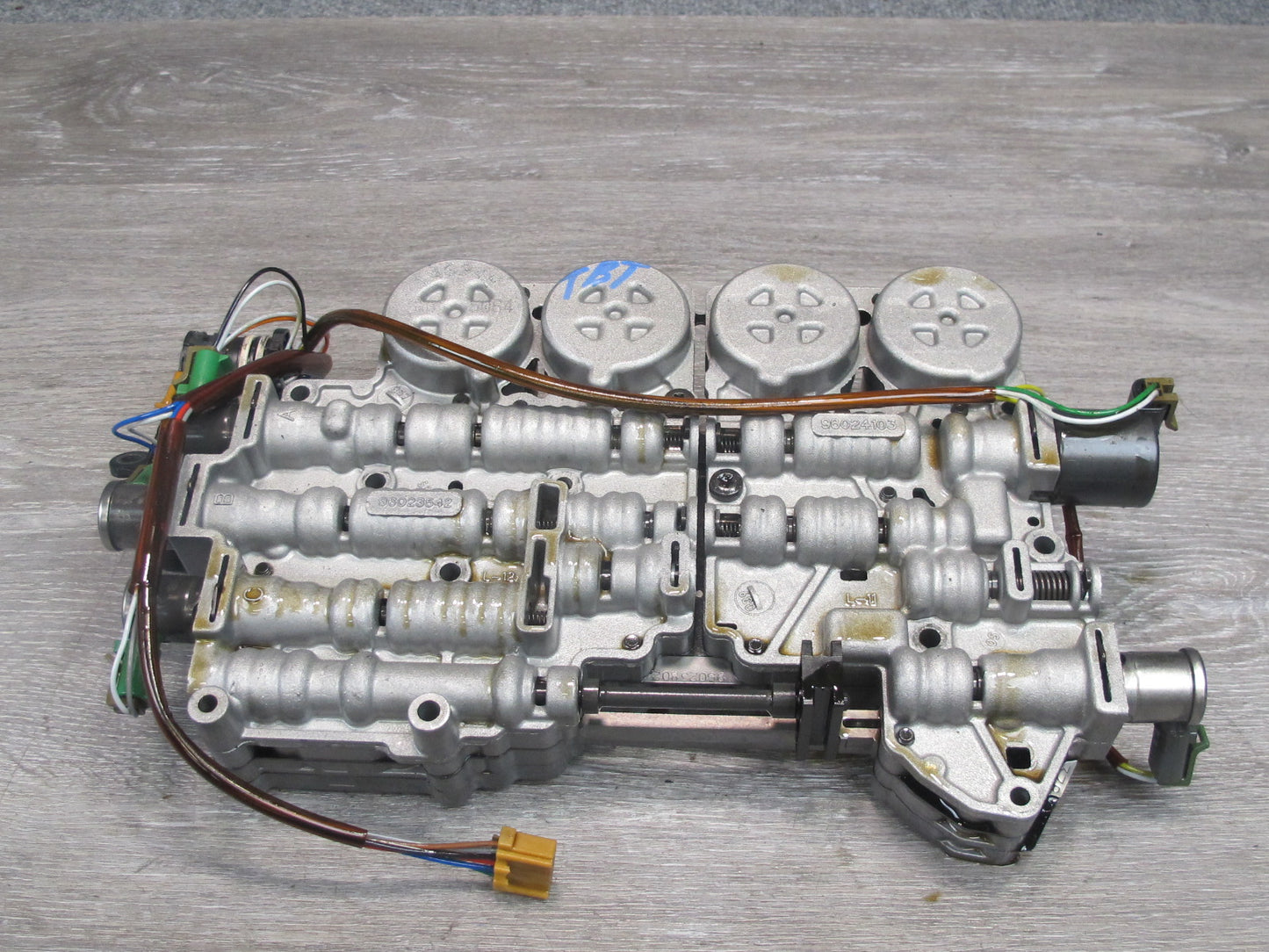 03-06 BMW E46 M54 A5S 390R A/T Transmission Valve Body Mechatronic Oil Pan OEM